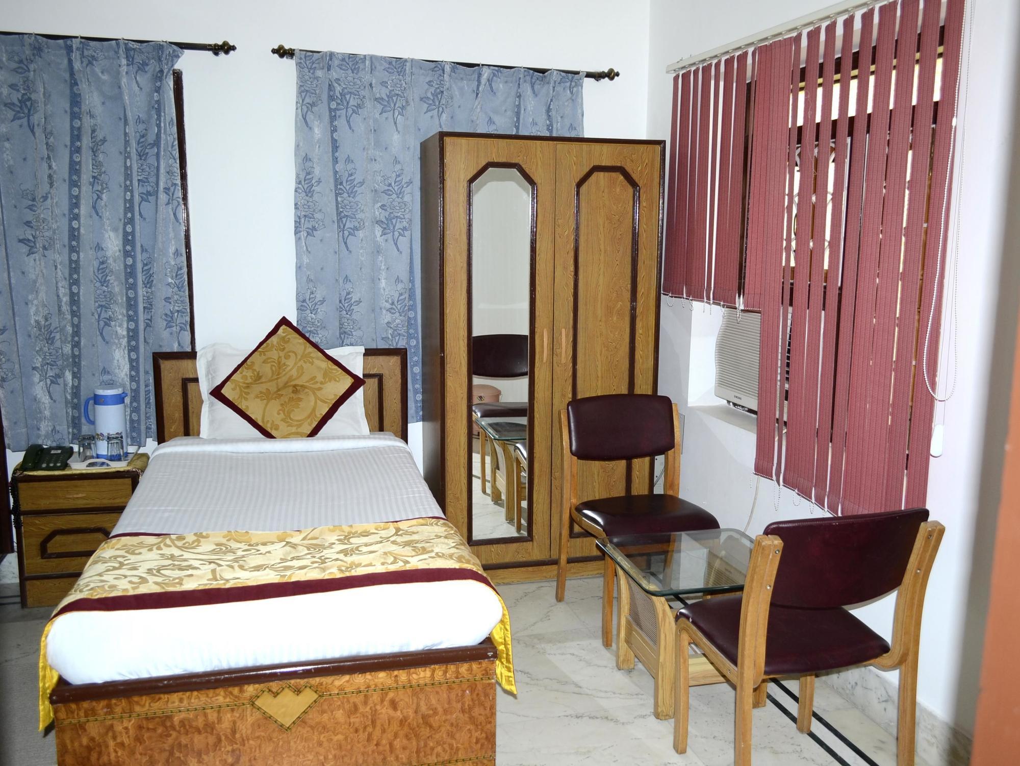 Hotel Tokyo Vihar Бодх Гая Екстериор снимка