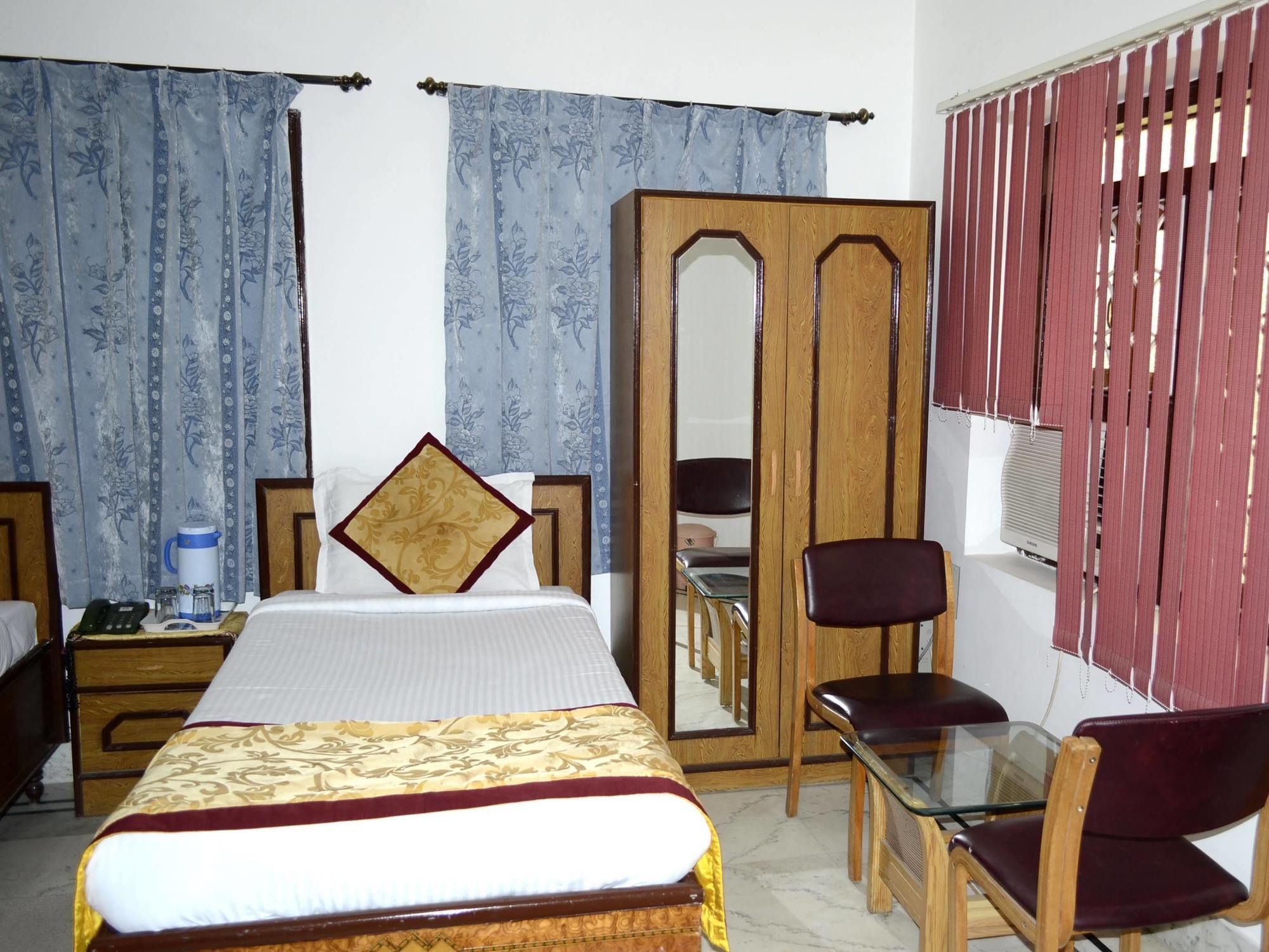Hotel Tokyo Vihar Бодх Гая Екстериор снимка