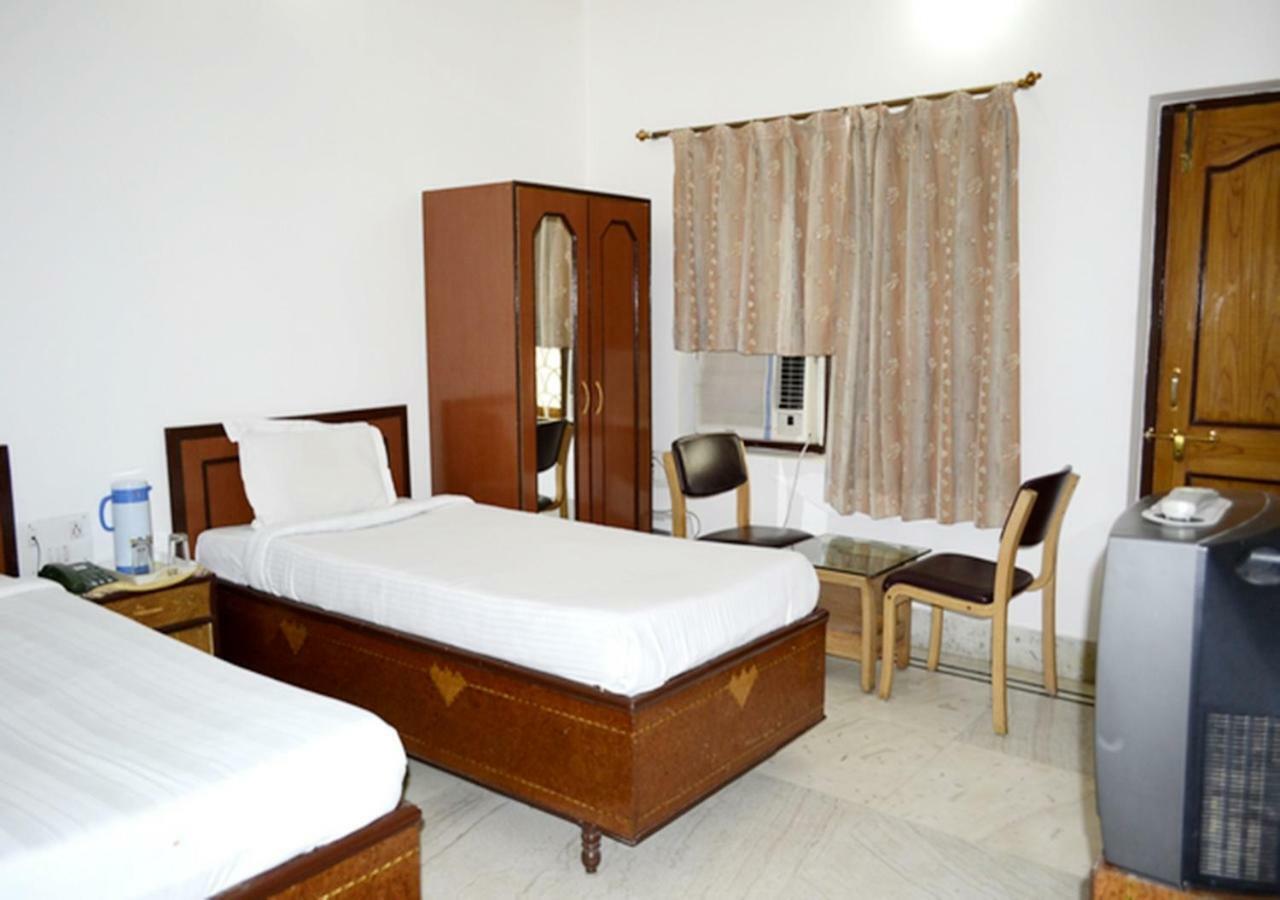 Hotel Tokyo Vihar Бодх Гая Екстериор снимка