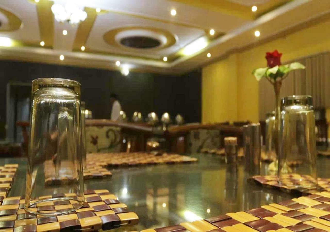 Hotel Tokyo Vihar Бодх Гая Екстериор снимка