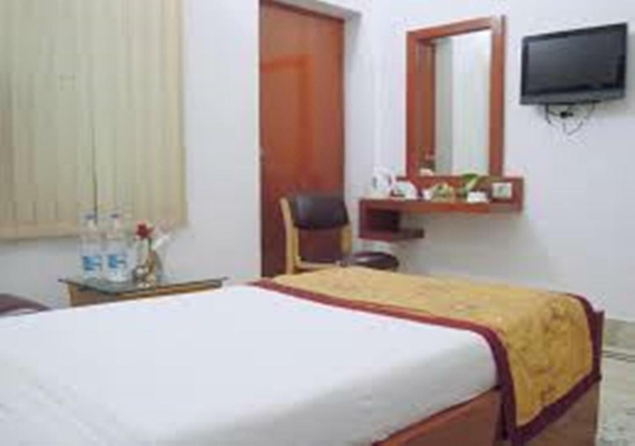 Hotel Tokyo Vihar Бодх Гая Екстериор снимка