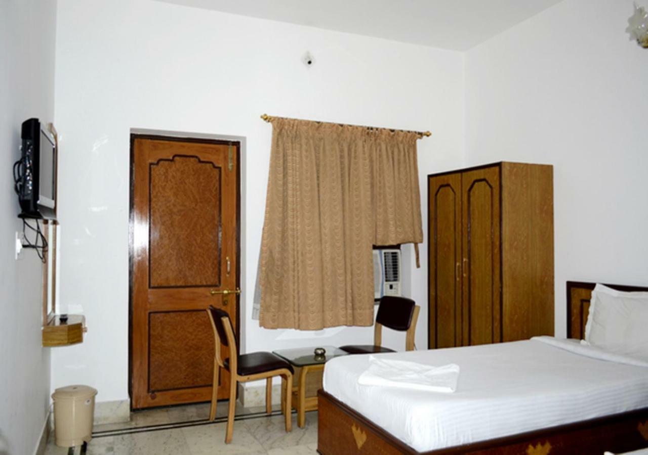 Hotel Tokyo Vihar Бодх Гая Екстериор снимка