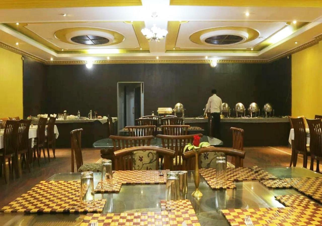 Hotel Tokyo Vihar Бодх Гая Екстериор снимка