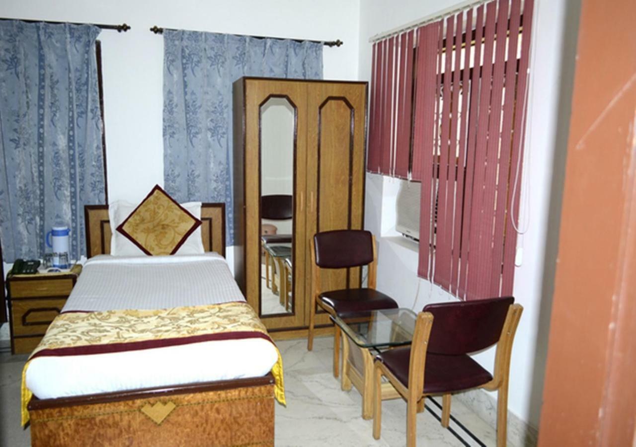 Hotel Tokyo Vihar Бодх Гая Екстериор снимка